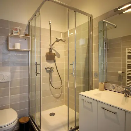Apartment T2 Bis Au Mont-dore, Centre-ville, Wifi, A 100m Des Thermes - Fr-1-608-47 *
