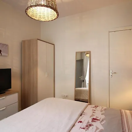 T2 Bis Au Mont-dore, Centre-ville, Wifi, A 100m Des Thermes - Fr-1-608-47 * Le Mont-Dore